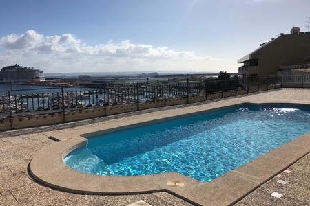 Großes Apartment mit Meerblick und Gemeinschaftspool